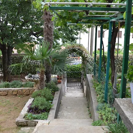 Apartament With Garden And Sea-view