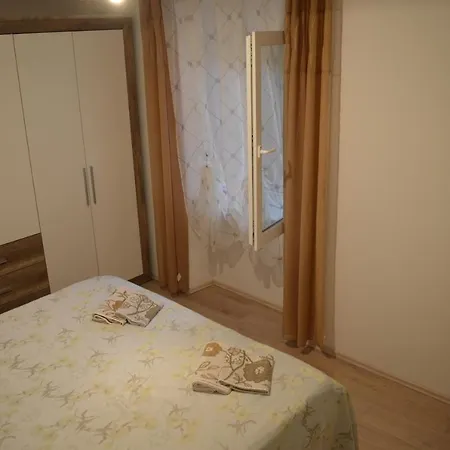 Apartment With Garden And Sea-view Ika