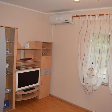 With Garden And Sea-view Ika