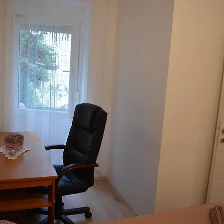 Apartment With Garden And Sea-view *