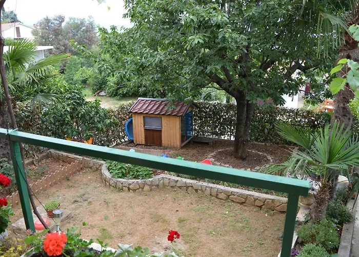 With Garden And Sea-view *