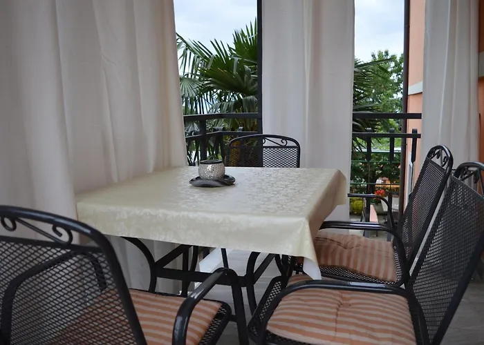With Garden And Sea-view Ika