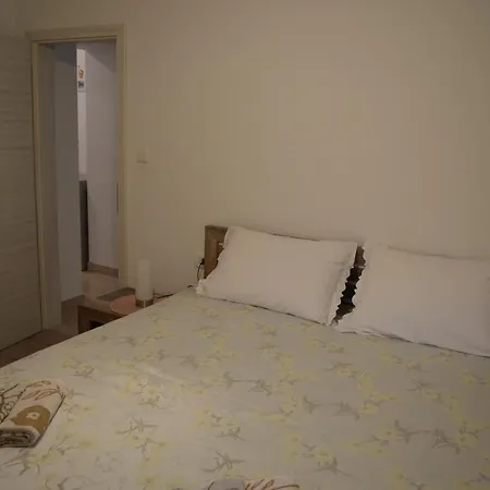 Appartamento With Garden And Sea-view