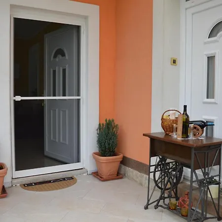 With Garden And Sea-view Appartamento Ika