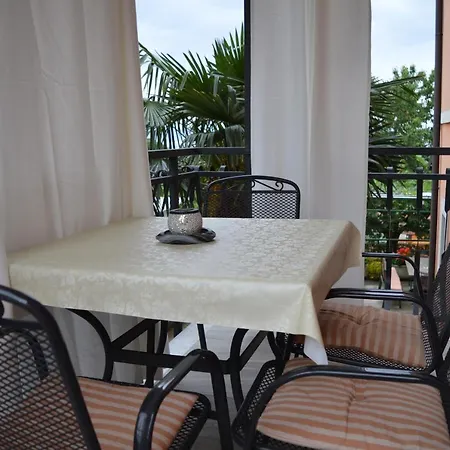 With Garden And Sea-view 이카