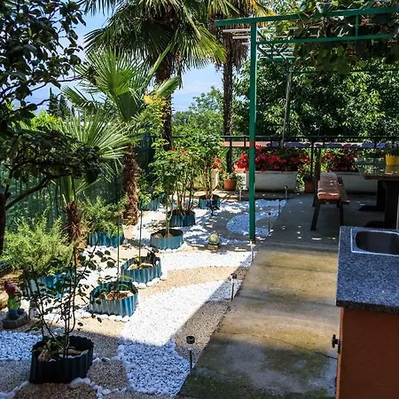 With Garden And Sea-view 아파트 이카