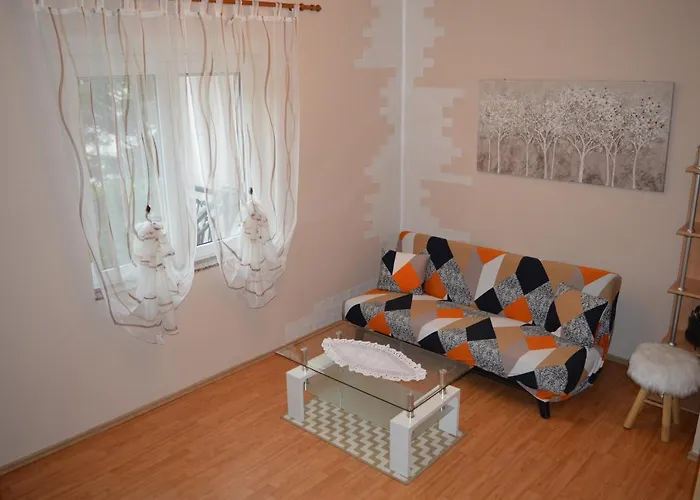With Garden And Sea-view Apartament Ika