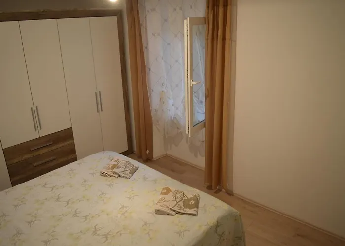 Apartament With Garden And Sea-view Ika