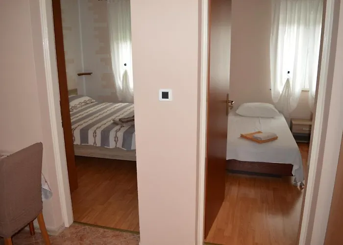 With Garden And Sea-view Apartament