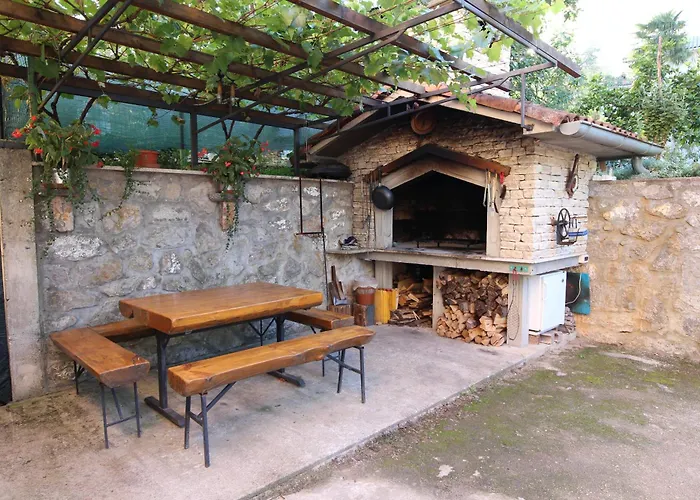 Apartament With Garden And Sea-view