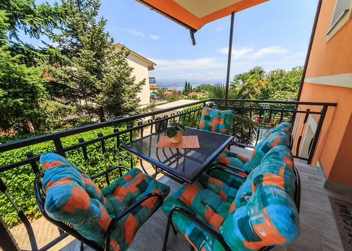 With Garden And Sea-view Apartament *